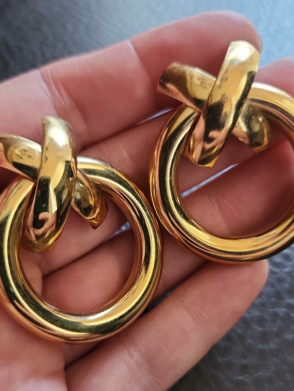 VTG Gold-Tone Interlocking Hoop Earrings - Women Jewelry - Picture 4 of 8